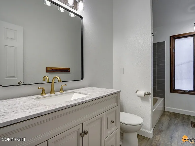 2905 Turnagain St — Photo 5