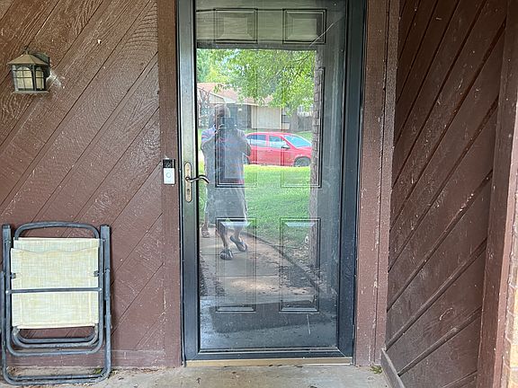 2nd image of 2308 Shady Tree Ln