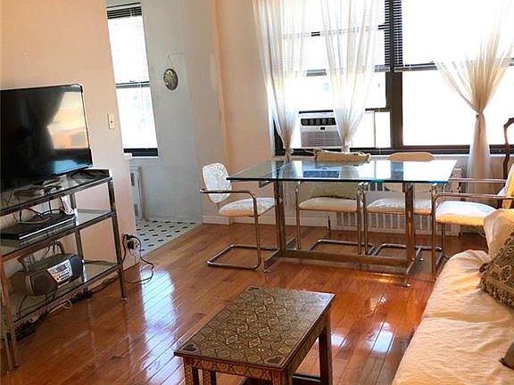 4th image of 9905 63rd Dr APT 3S