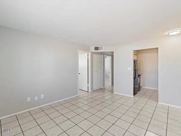 1333 W 5th St #A — Photo 3
