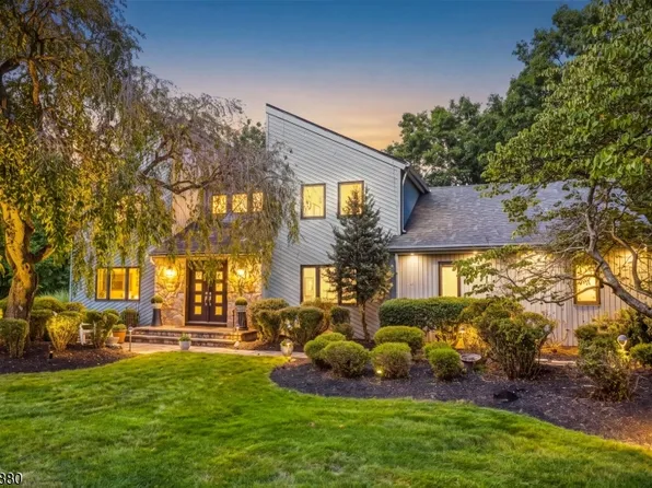 2 Sweet Briar Ct, Montgomery Twp., NJ 08502