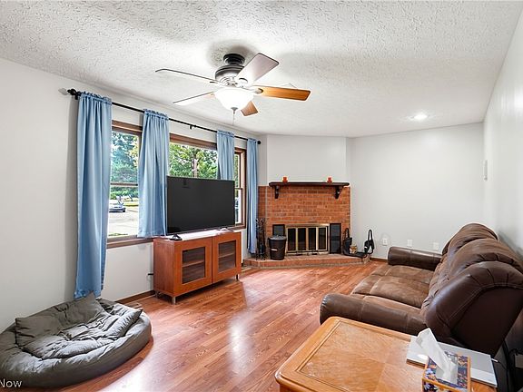 3rd image of 4311 Cottage Grove Rd