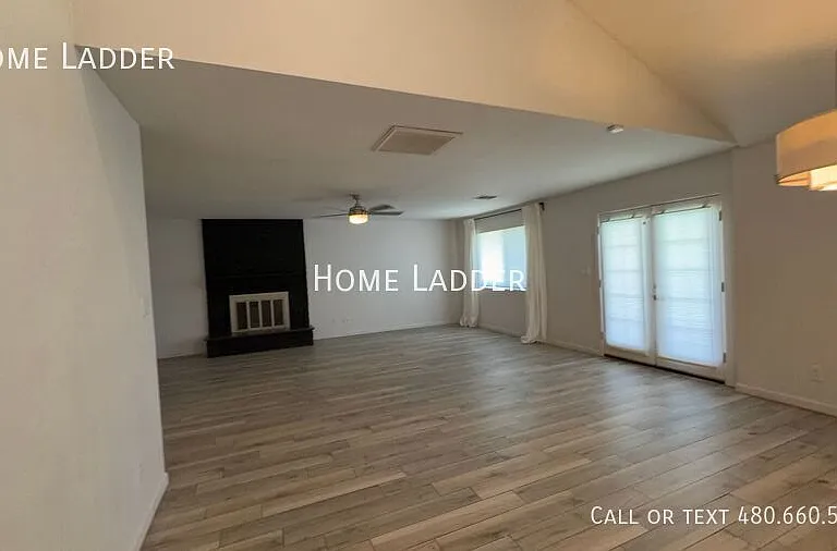 4362 E Ludlow Dr — Photo 7