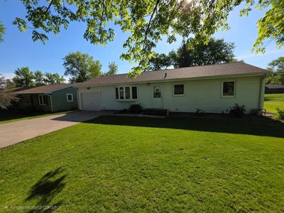 891 Winnie Ave, Windom, MN, 56101