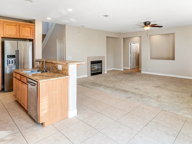 4382 Shoreline Ct — Photo 3