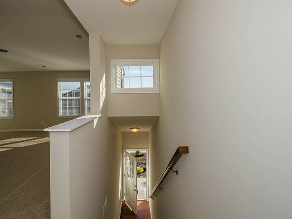 2nd image of 516 Heritage Sq