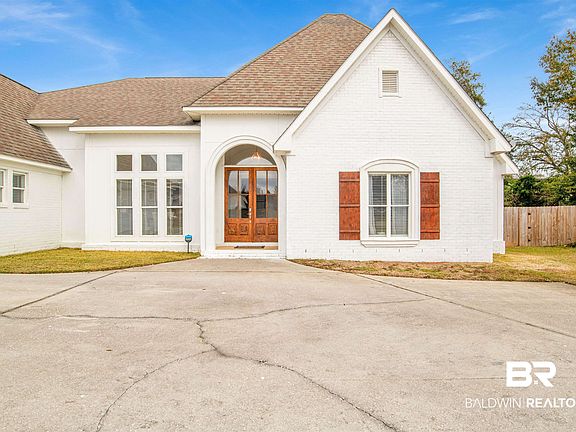 3rd image of 25471 Ravenwood Cir