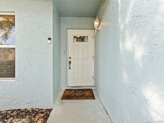 5th image of 111 Oakwood Dr