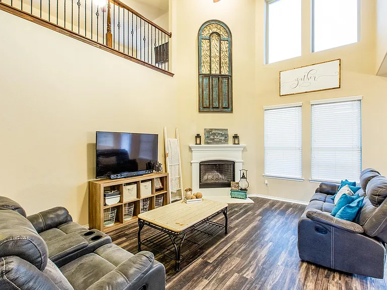 1324 Red River Dr — Photo 14