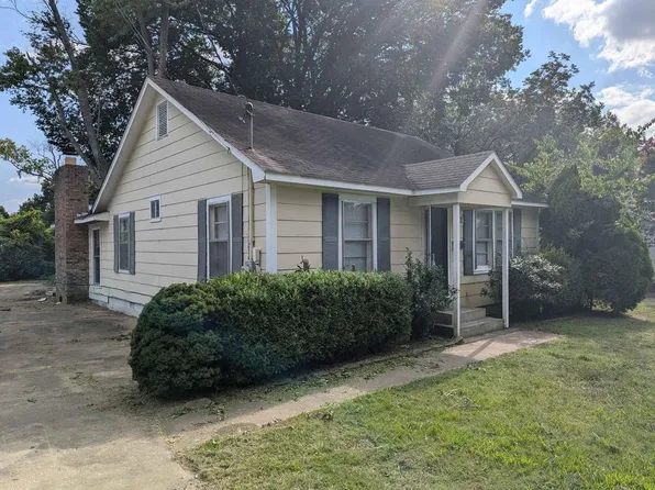 825 McArthur St, Dyersburg, TN 38024