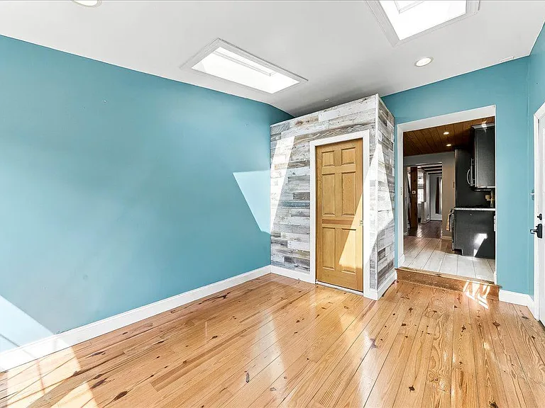 122 E Miner St — Photo 10