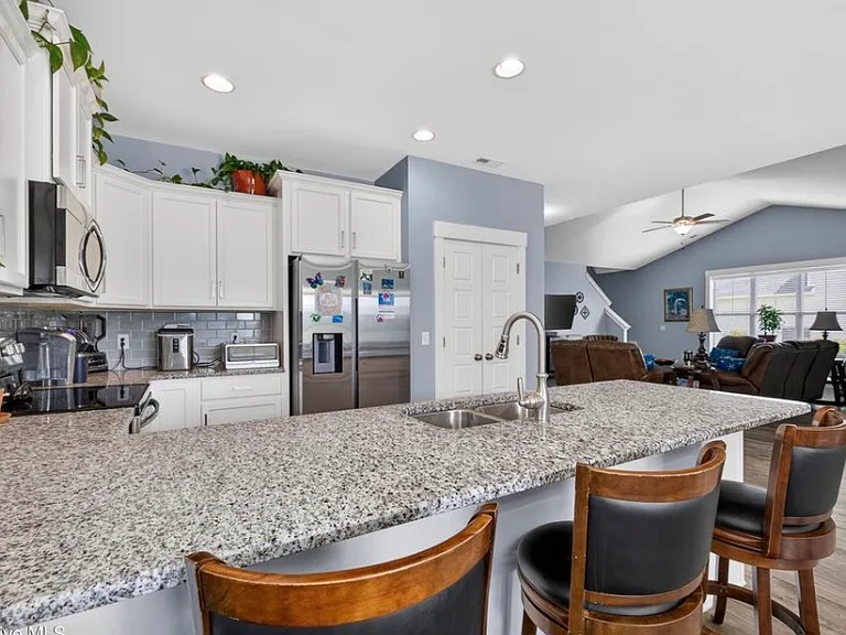 2024 Blue Spruce Dr — Photo 18