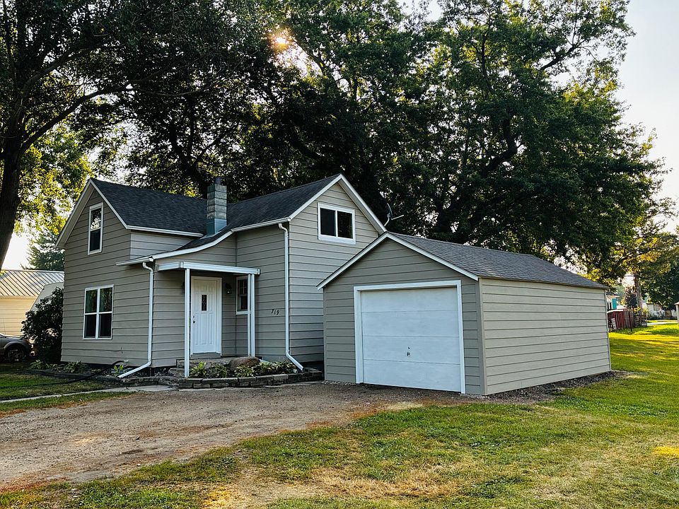 1st image of 719 2nd Ave