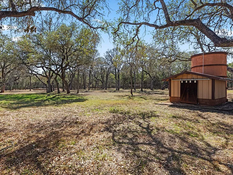 10808 Dedeke Dr — Photo 28