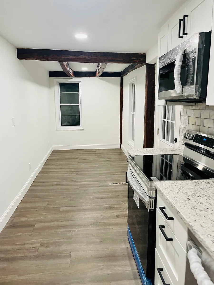 Building Photo - 243 Park Ln #1