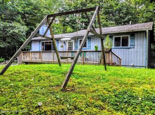 1822 Owasco Ter, Tobyhanna, PA 18466