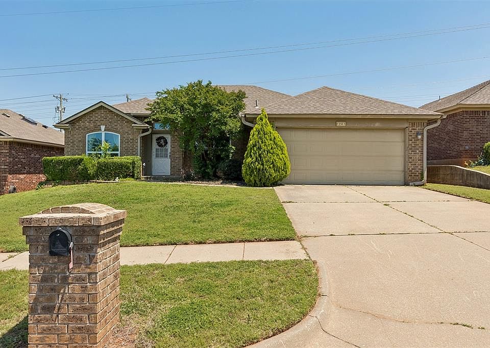 1st image of 117 Sandstone Dr