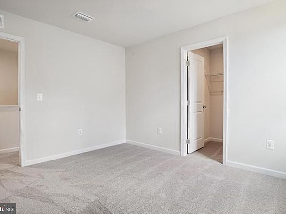 3rd image of 1906 Glenmere Rd