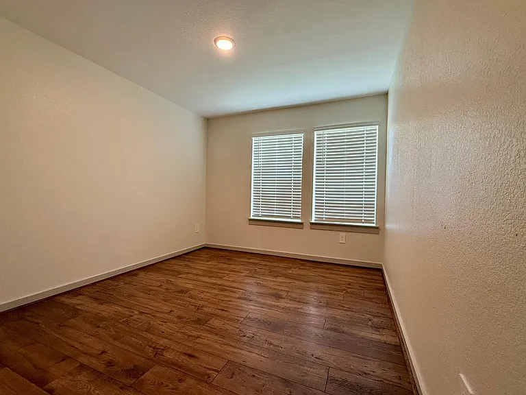 28930 Yukon River Ct — Photo 10