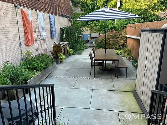 Rented by Compass | media 38