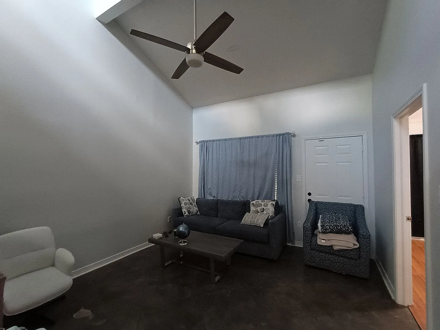 LSU Convenience — Photo 4