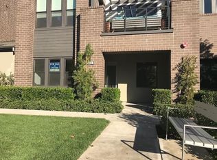 3331 McKinley Village Way, Sacramento, CA 95816