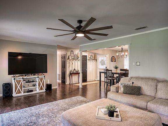 4th image of 2605 Bentwood Dr