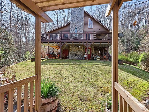 3rd image of 91 Forest View Dr