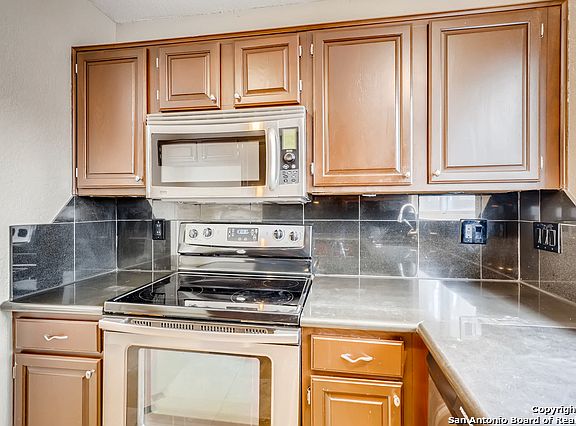 5th image of 3510 Lake Sunset Ct