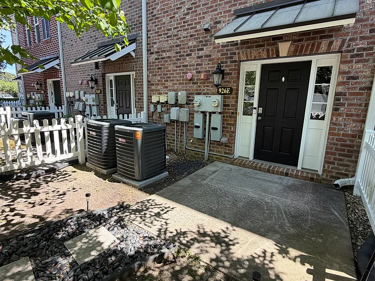 926 Iris St #E — Photo 6