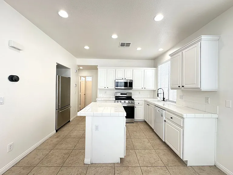6056 Clear Sail Ct — Photo 11