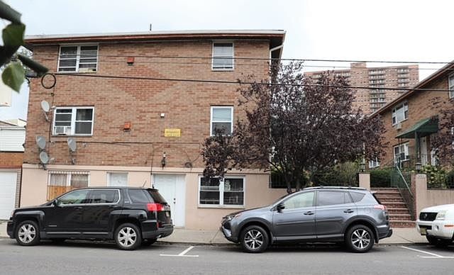 2nd image of 5800 Broadway APT 21