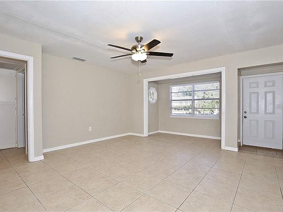 3rd image of 2414 Elm Ave