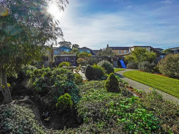 7 Kelly Ave, Half Moon Bay, CA 94019