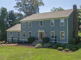 8 Hall Ln, Newtown, CT 06470