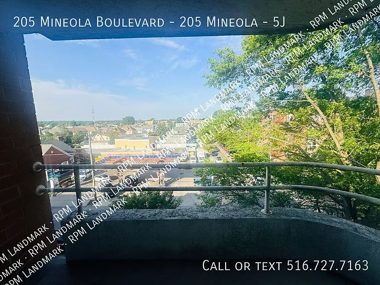 205 Mineola Blvd #5J — Photo 9
