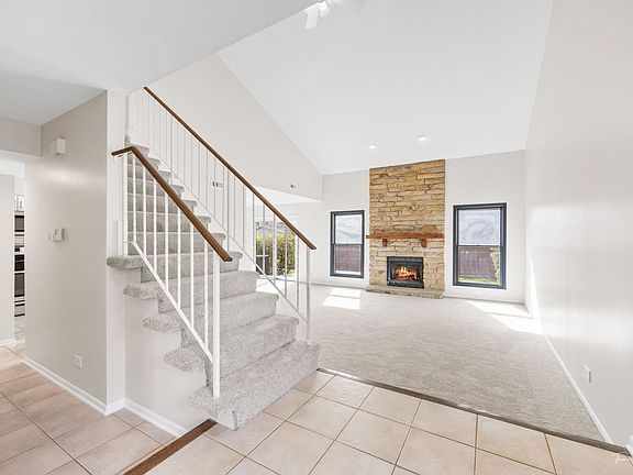 3rd image of 916 Indian Boundary Dr