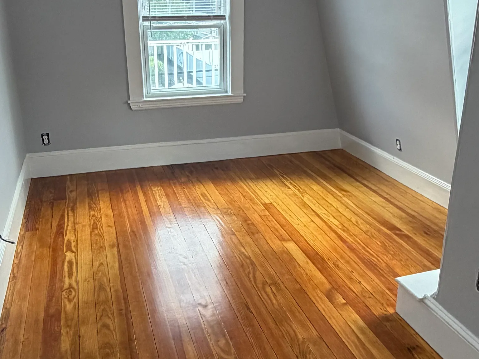 2 bed, 850 sqft, $2,600 — Photo 2