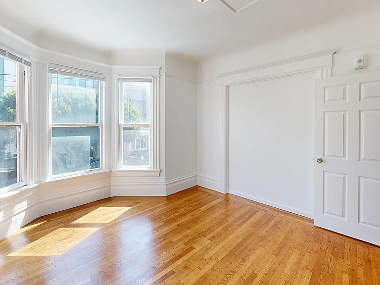 1301 Leavenworth Street — Photo 4