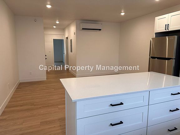 4th image of 770 E Ashton Ave #4