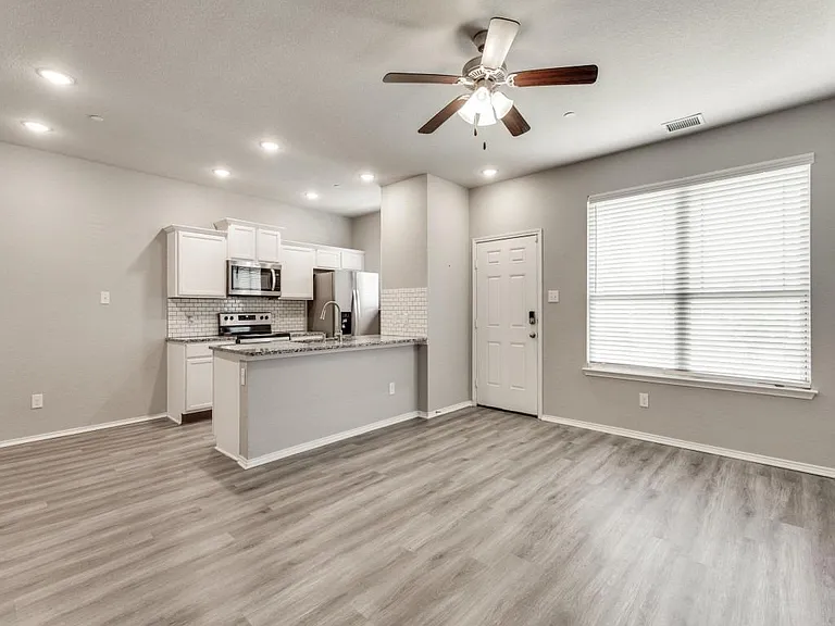 3405 Cricket Dr — Photo 8