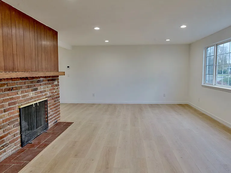 1421 N Highland St — Photo 9