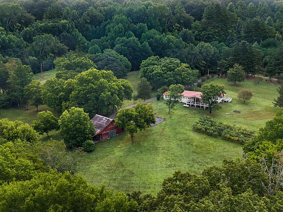 3rd image of 49 Hart Of Pine Rd