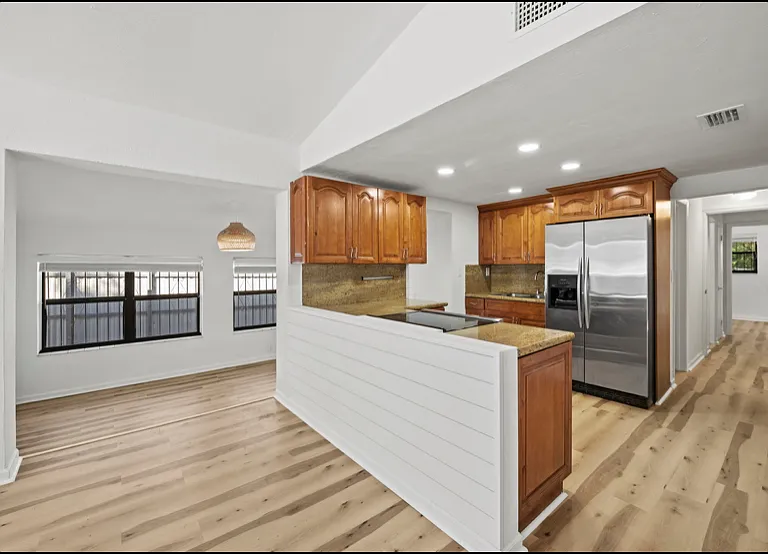 3353 Charles Ave — Photo 3