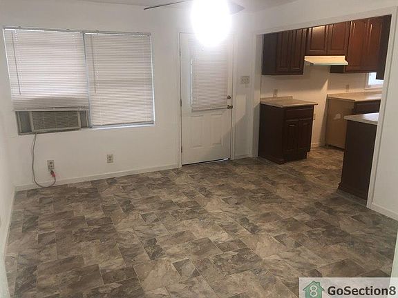 5th image of 2126 Delgado St