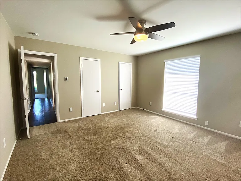 2704 Winding Creek Dr — Photo 11