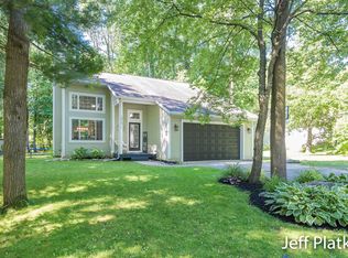 10765 Timberline Dr, Greenville, MI 48838