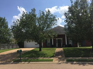 445 Fairfield Dr, Madison, MS 39110