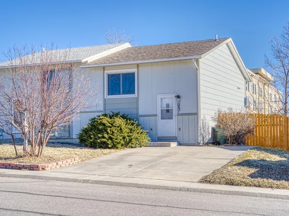 2011 S Emerson Ave, Gillette, WY 82718
