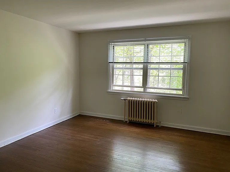 Jericho Manor Apartments — Photo 76